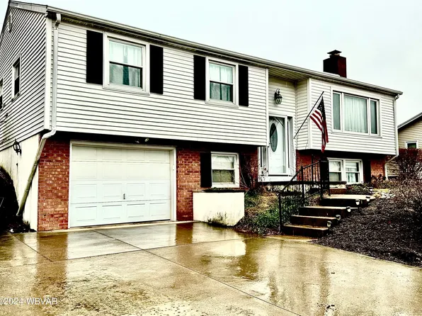 8 Daffodil Ln, Lock Haven, PA 17745