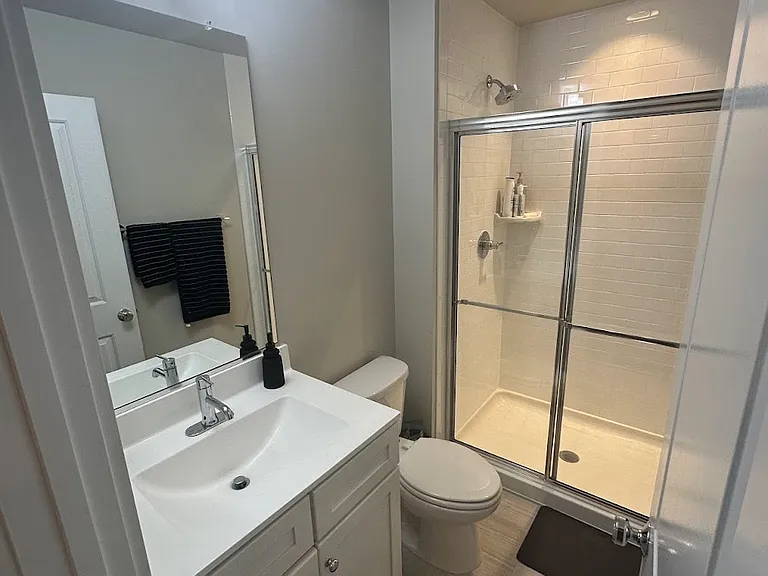 14566 Lake Vista Dr — Photo 33