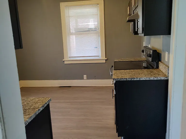 1045 Huey St — Photo 5