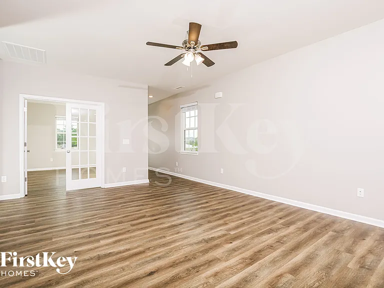 444 Haywood Glen Dr — Photo 3