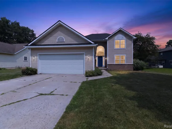 6452 Sandy Knl, Linden, MI 48451