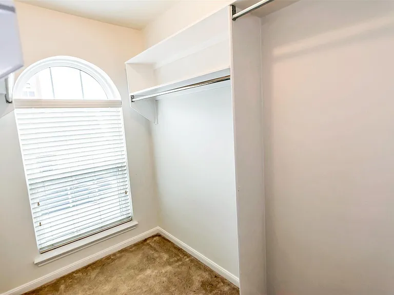 8615 La Fonte St — Photo 30