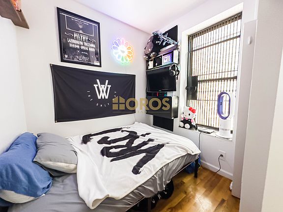 5th image of 262 E 2nd St APT 3C