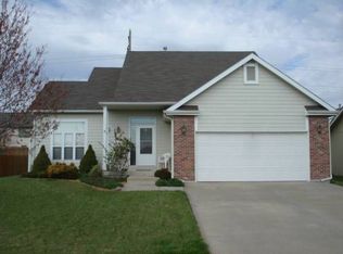 517 Durham Ct, Lawrence, KS 66049