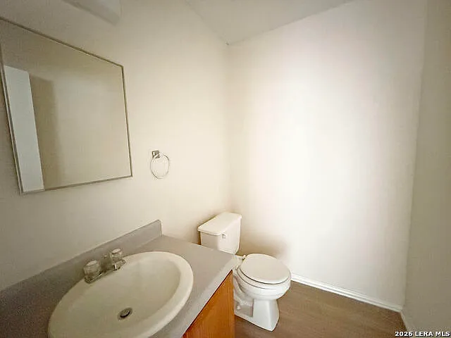 3 bed, 2.5 bath, 1501 sqft, $1,640 — Photo 3