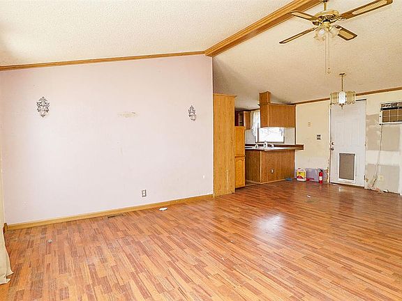 4th image of 227 S Raymond Dr
