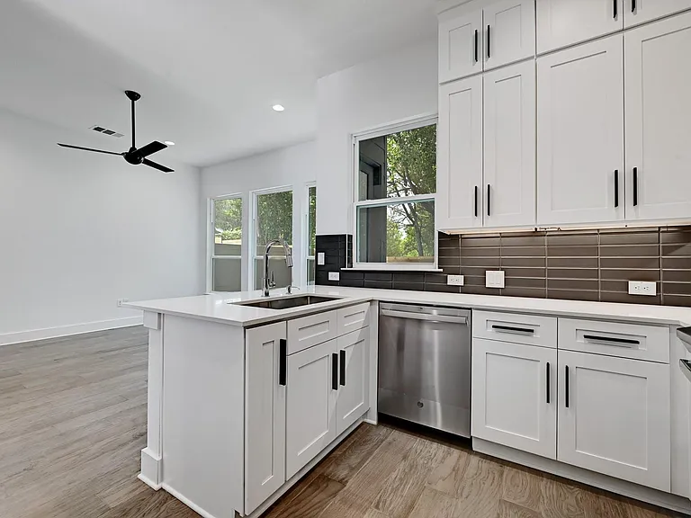 2308 Maxwell Ln #2 — Photo 3