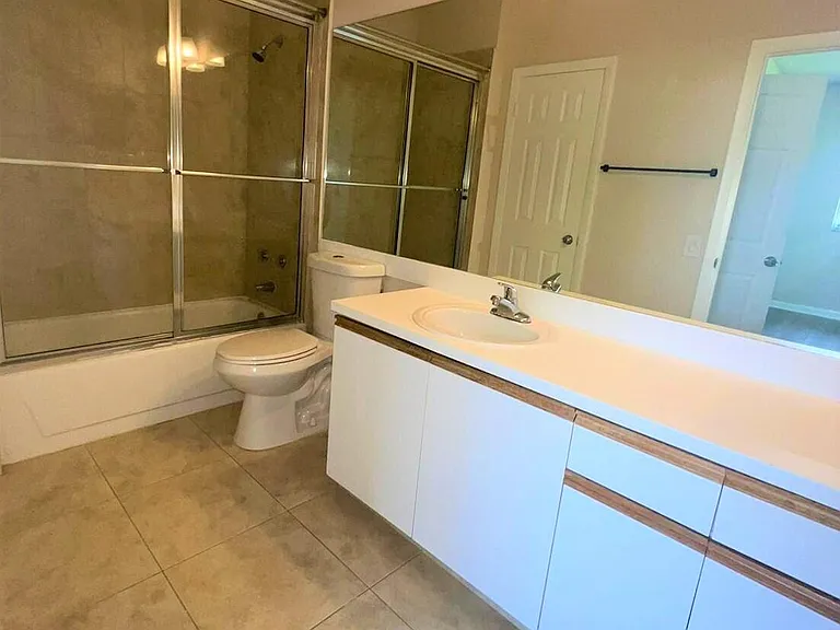 751 Cypress Ln #L7 — Photo 7
