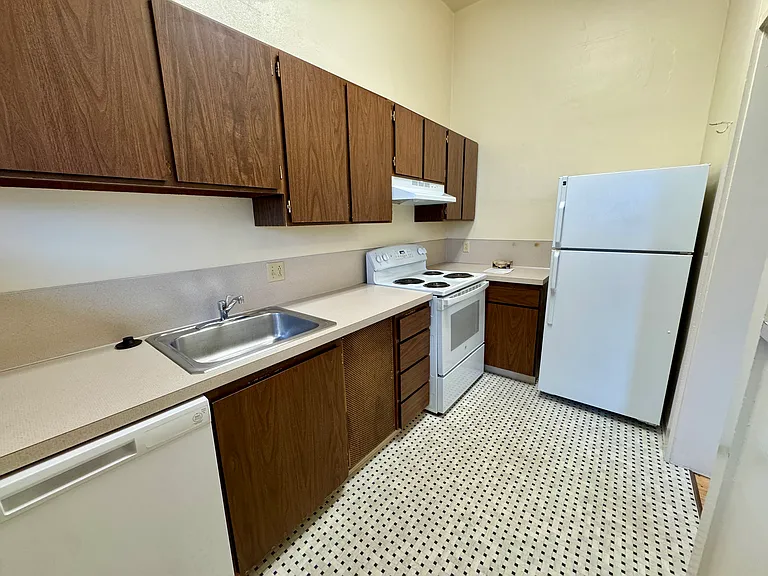 112 N 2nd St #4 — Photo 13