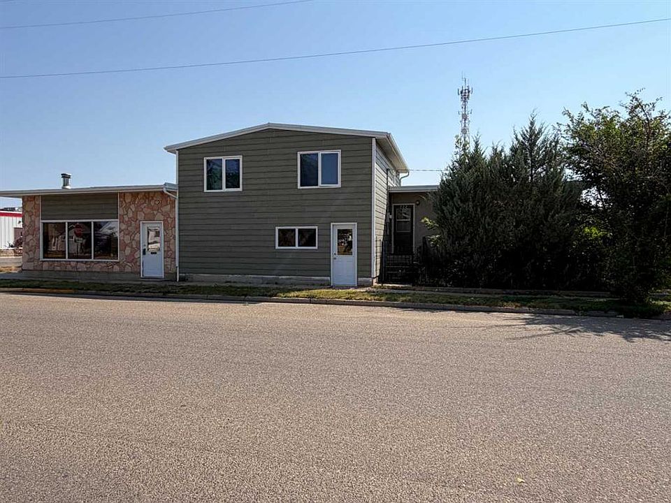 1st image of 222 W 6th St N