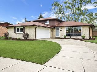 49 E 162nd Pl, South Holland, IL 60473