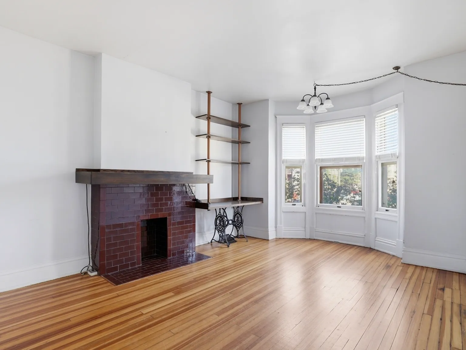 2 bed, 980 sqft, $1,650 — Photo 2