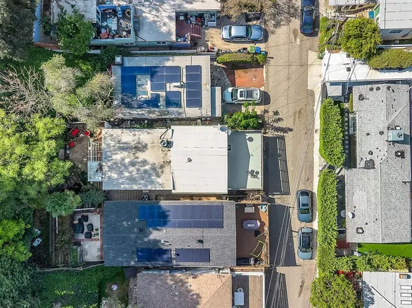 8518 Walnut Dr, Los Angeles, CA 90046