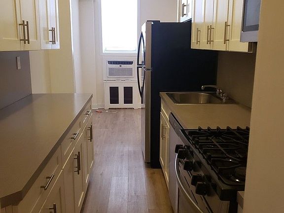 3rd image of 1461 Shore Pkwy #1K