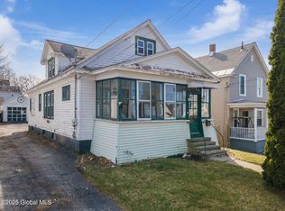 826 Raymond St, Schenectady, NY 12308
