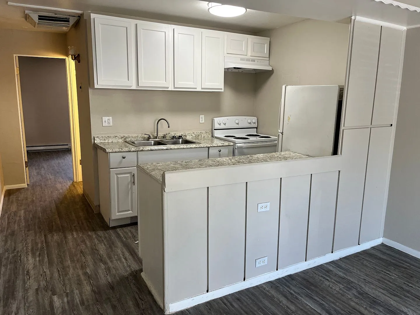 Campbell Plaza Garden Apartments — Photo 1