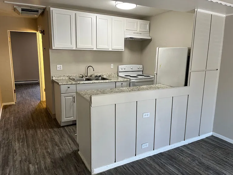 Campbell Plaza Garden Apartments — Photo 1
