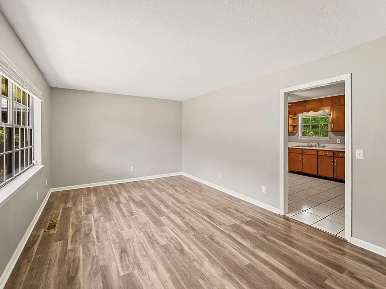 7164 Holland Ln — Photo 6