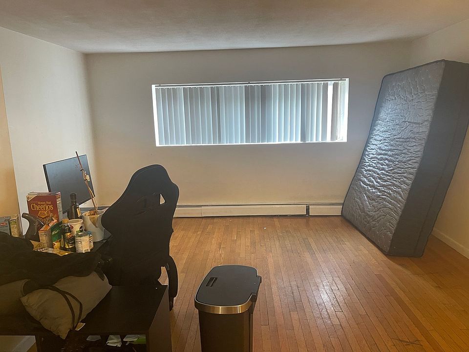 1st image of 37 Gardner St #3