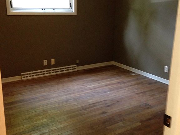 4th image of 528 Hickory Grv