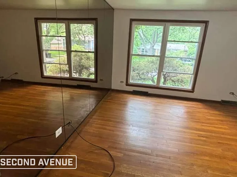 13131 S Rhodes Ave — Photo 3