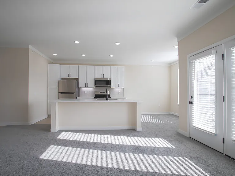 Relay 129 Apartments & Townhomes — Photo 68