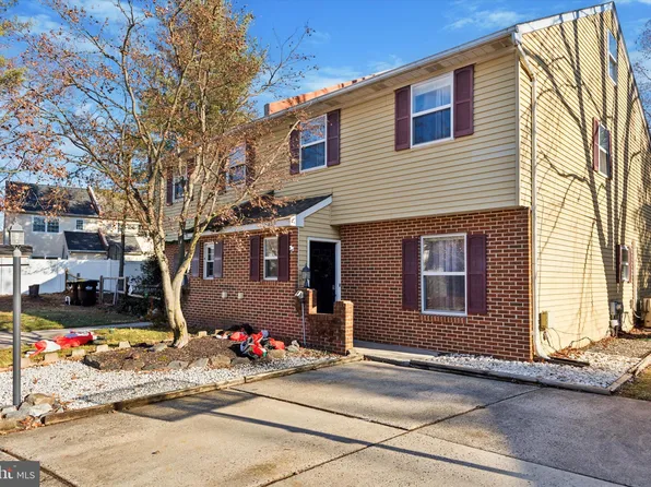 4011 Salem Cir, Harleysville, PA 19438