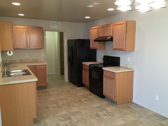 Kitchen and appliances