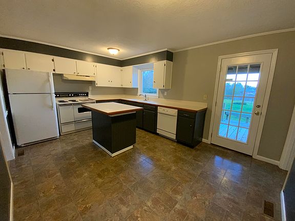 3rd image of 205 Meadowview Dr