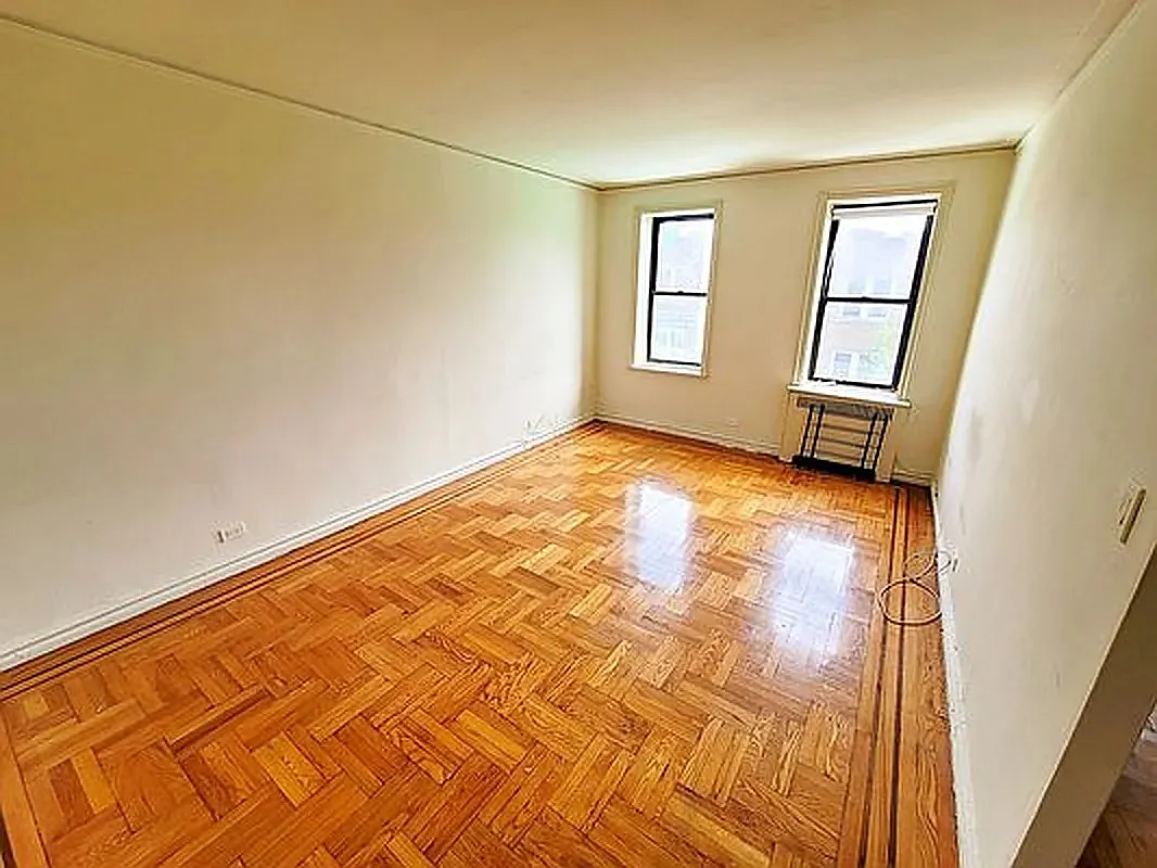 Building Photo - 1755 Clay Ave #5G