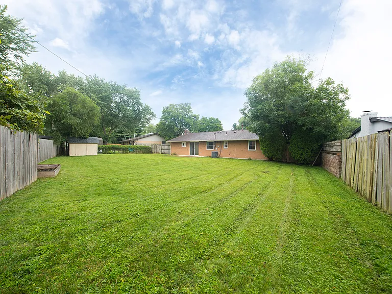 3700 Caracas Dr — Photo 33