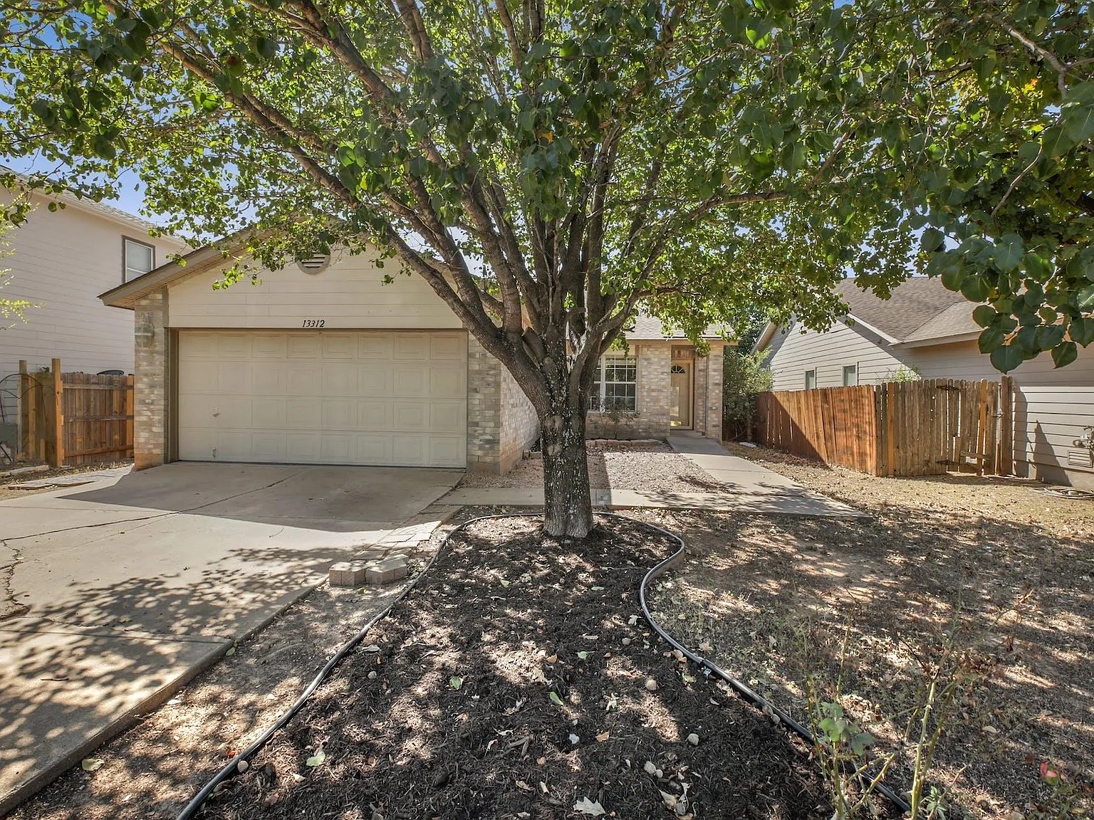 3 bed, 2.0 bath, 1566 sqft, $1,750 — Photo 1