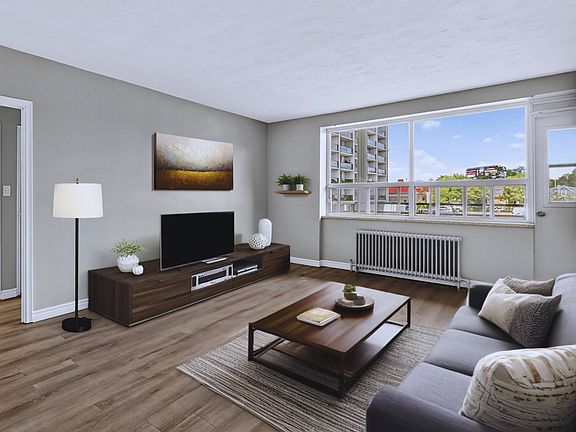 3rd image of 45 Fennell Ave E #1515949