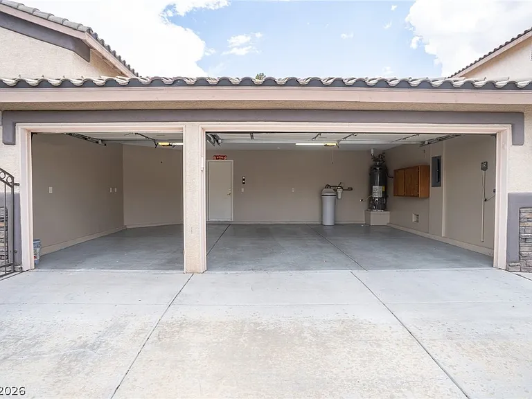 7861 Darby Ave — Photo 64