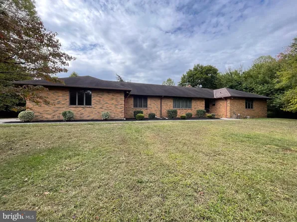 1009 E Sherman Ave, Vineland, NJ 08361