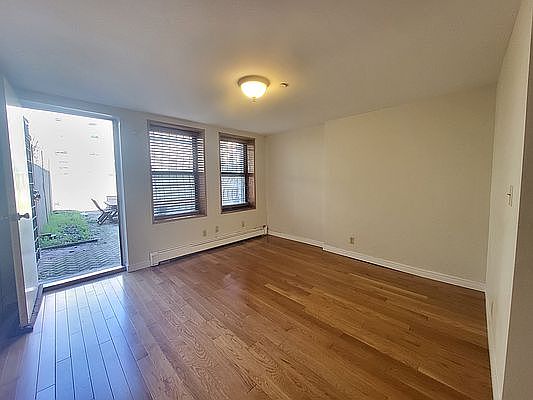 2nd image of 321 W 137th St