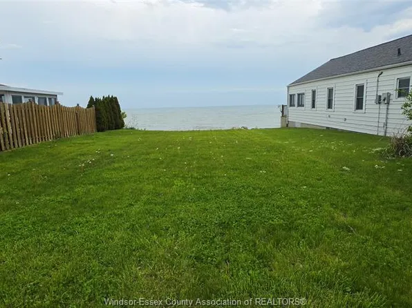 1535 Heritage Rd, Kingsville, ON N9Y 2E6