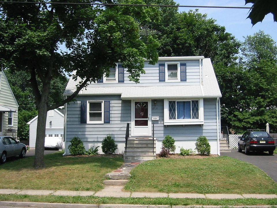 1st image of 27-11 Kipp St