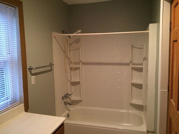 5th image of 645 Dennison Ave APT A