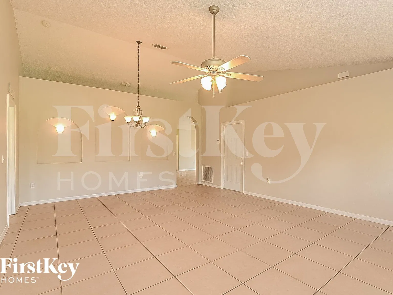 4 bed, 2.0 bath, 2148 sqft, $2,135 — Photo 4
