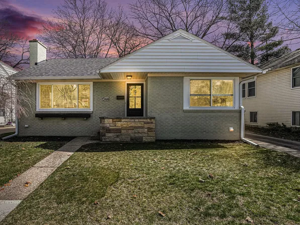 1344 Cambridge Dr SE, Grand Rapids, MI 49506