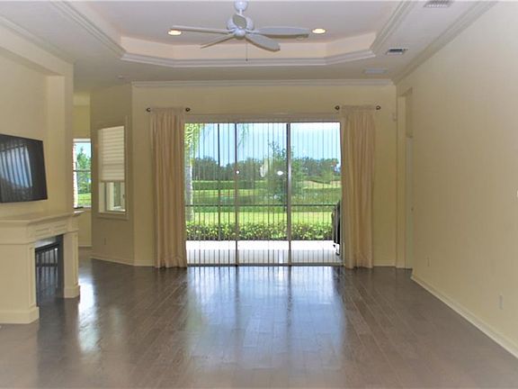 3rd image of 4617 Claremont Park Dr