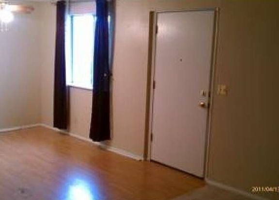 4th image of 318 E 8th Ave