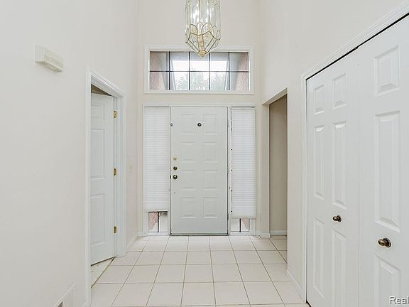5th image of 37704 Avon Ln