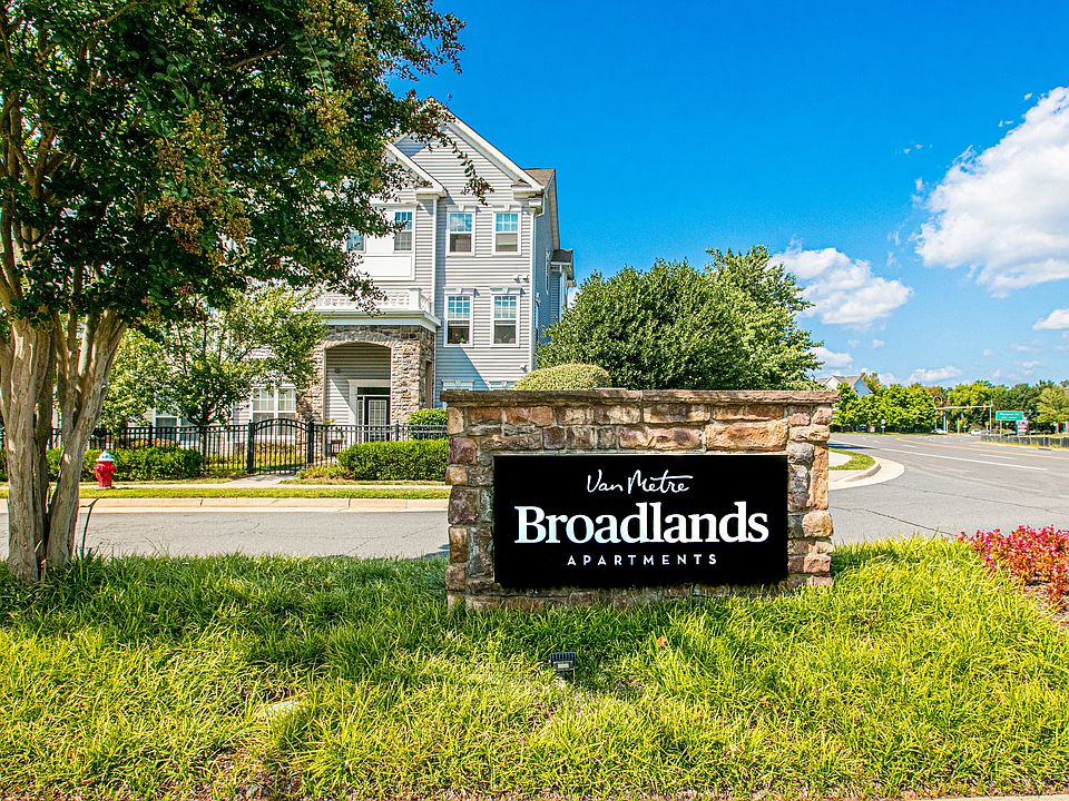 1st image of 21799 Crescent Park Sq #35DR-204