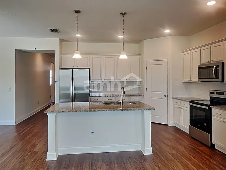 2458 Ixora Ct — Photo 4