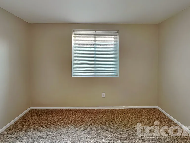 19545 E Iowa Cir — Photo 5
