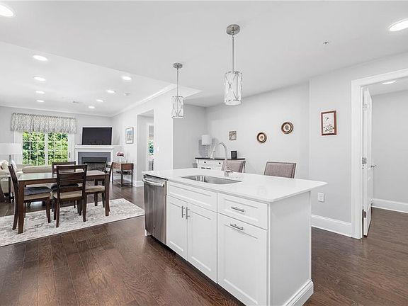 5th image of 214 Vistas Ct