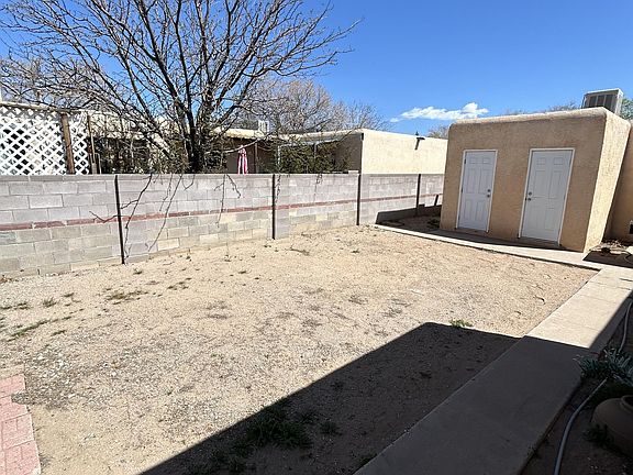 3rd image of 1029 Palomas Dr SE #D