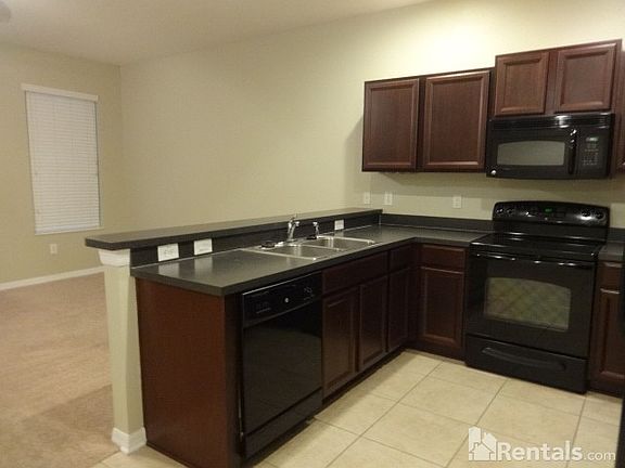 5th image of 6728 Holly Heath Dr